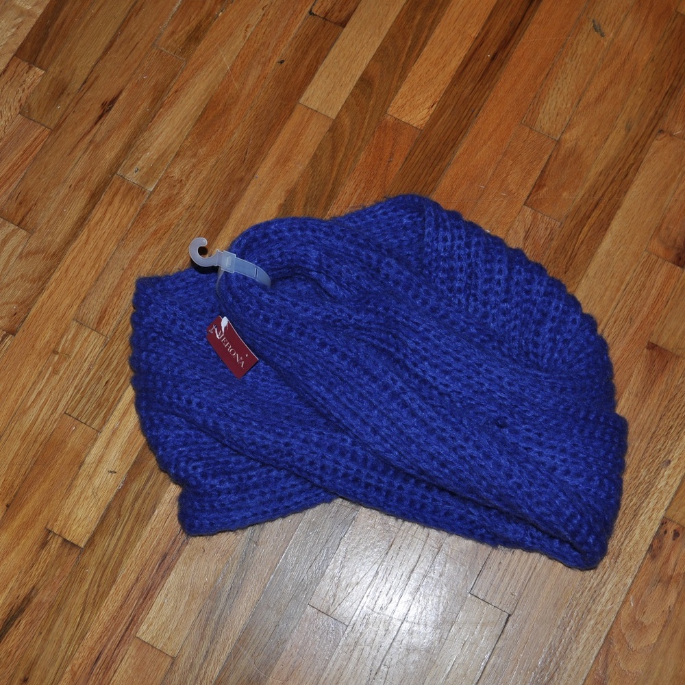 NEW Cobalt Blue Chunky Knit Infinity Scarf NWT - Picture 2 of 5